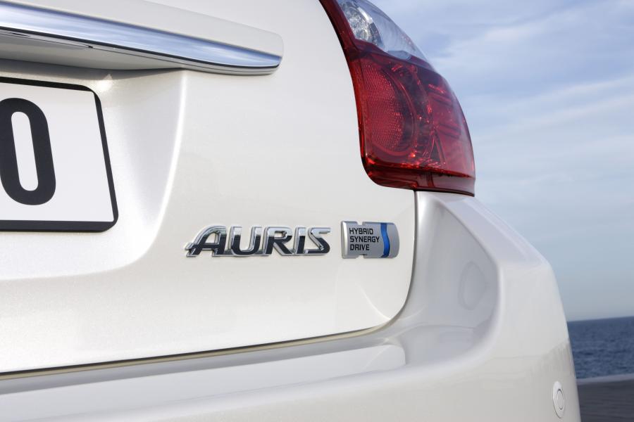 Toyota Auris HSD 2010 года  (фото 16 из 111)